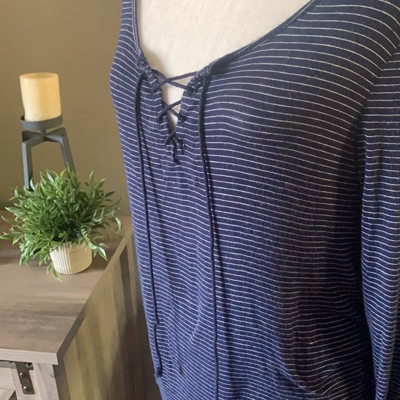 Navy blue lace up top - Picture 2 of 7